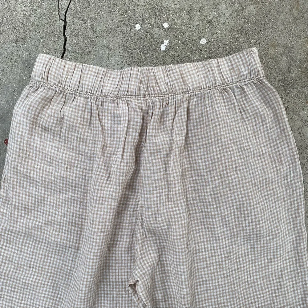 Eileen Fisher | Puckered Organic Linen Tapered Pant - Picture 6 of 13